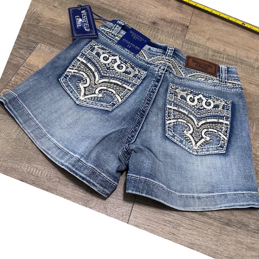 Westfield Eagle Womens Embroidered Rhinestone Denim Shorts Size 11 COMFORTABLE!! - Picture 4 of 8